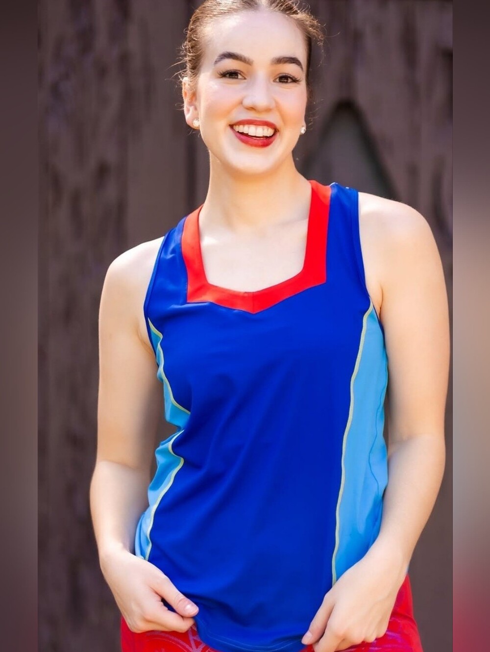 Crowned Athletics Snow White Fairest Heart Flow Tank Top Size Medium NWT